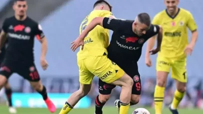 Fenerbahçe Karagümrük maçı kaç kaç, canlı maç skoru! Fenerbahçe Karagümrük maçı kaç kaç, bitti mi MAÇ SKORU!