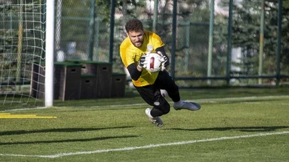 Tarık Çetin Kimdir? Fenerbahçe’ye Geri Dönen Kaleci Kaç Yaşında, Nereli ve Hangi Takımlarda Oynadı?