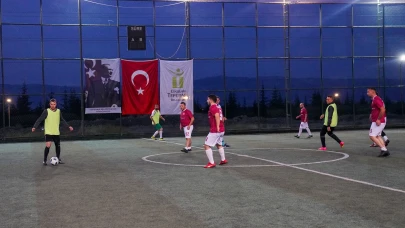 Cumhuriyet Kupası Futbol Turnuvası'nda Kıyasıya Mücadele
