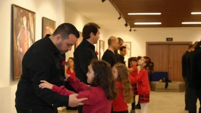 Eskişehir’de Kız Çocukları Babalarıyla İlk Dansını Yaşadı