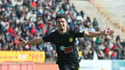 Kritik Derbide İlk Yarı Berabere: Eskişehirspor, Lider Uşakspor'un Gol Yemezlik Serisine Son Verdi!