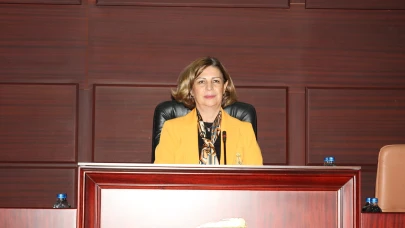 Başkan Ayşe Ünlüce: “Ben Hayatım Boyunca Hiç Sınıfta Kalmadım, Burada da Kalmayacağım”