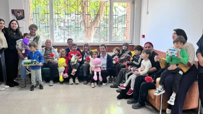 Miniklerden Yaşlılar Günü’nde Anlamlı Ziyaret