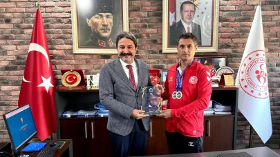 Milli Sporcu Erkan Balk’tan Gençlik ve Spor İl Müdürüne Ziyaret