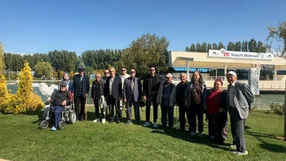 Eskişehir’de Dünya Yaşlılar Günü’nde Huzurevi Sakinlerine Anlamlı Gezi