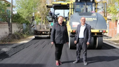 Eskişehir Büyükşehir Belediyesi kırsal mahallelerde yol çalışmalarını sürdürüyor