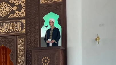 "Mihrapta Gençler Var" projesi ile gençler namaz kıldırdı