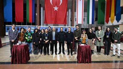 Sanat ve Zanaat Buluştu: Anadolu Üniversitesi’nde Çalgı Yapımı Sergisi Açıldı