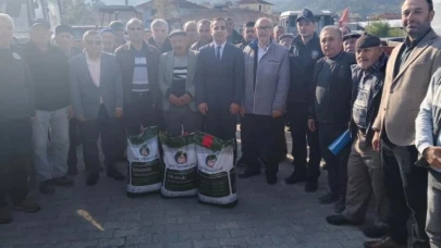 Yenipazarlı çiftçilere tohum desteği verildi
