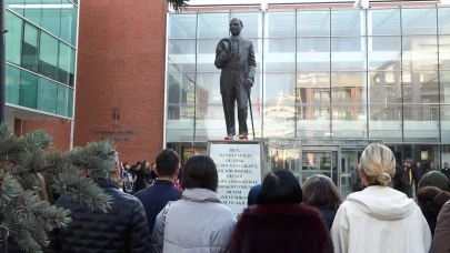 Tepebaşı Belediyesi Personelinden Ata’ya Saygı Duruşu