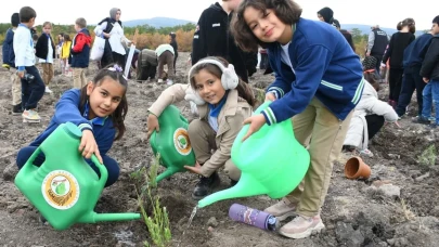 Eskişehir’de Öğrenciler Fidan Dikimiyle Geleceğe Nefes Oldu