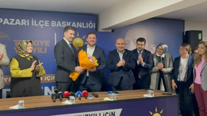 Ak Parti Odunpazarı İlçe Teşkilatı’nda Devir Teslim Töreni Gerçekleştirildi