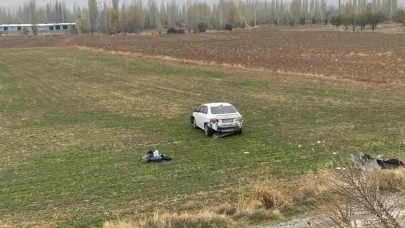 Afyonkarahisar'da Şarampole Giren Otomobil Sürücüsü Yaralandı