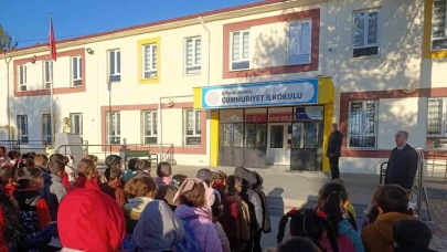 Hisarcık İlçe Milli Eğitim Müdürü Bayrak Törenine Katıldı