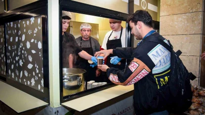 Anadolu Üniversitesi'nden sınav haftasında öğrencilere çorba ikramı