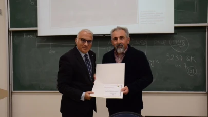 Başöğretmen Atatürk, modernleşme ve hukuk konferansı düzenlendi