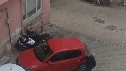 Bilecik Cumhuriyet Mahallesi’nde gelişigüzel park eden sürücü tepkilere çekti