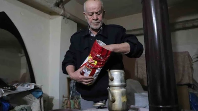 75 Yaşındaki Adam Bodrum Katında 15 Yıldır Hayata Tutunmaya Çalışıyor