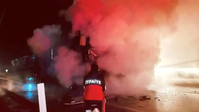 Kütahya'da Hareket Halindeki Tır Alev Topuna Döndü