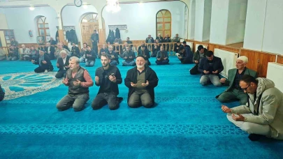 Hisarcık’ta Şehit ve Vefat Eden Öğretmenler İçin Mevlit Programı Düzenlendi