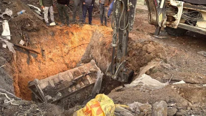 Afyonkarahisar'da JASAT Toprağa Gömülü Halde Sahte Lahit Buldu
