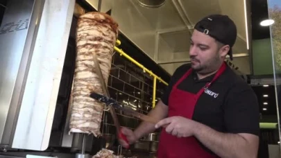 Güney Kore’de döneri öğrenen genç çift Eskişehir’de kendi dükkânını açtı