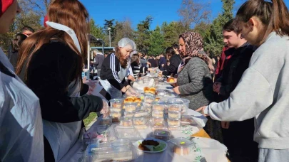 Kütahya'da O Okulda ‘Gazze İçin Seferber’ Hayır Çarşısı Düzenlendi