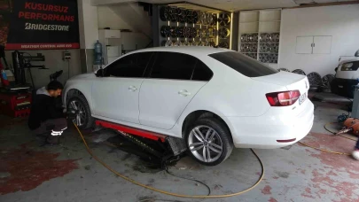 Kütahya’da Lastik Ustası Uyarıyor: “Kış Lastiği Kazaları Önler”