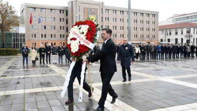 Eskişehir’de Öğretmenler Günü için çelenk sunma töreni düzenlendi