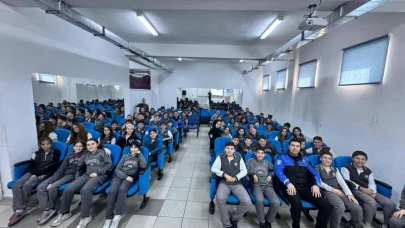Afyonkarahisar’da polislerden ortaokul öğrencilerine güvenlik eğitimi