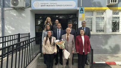 Öğretmenler gününde Eskişehir'in en kıdemli öğretmenini ziyaret ettiler