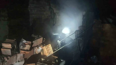 Kimsenin yaşamadığı metruk binada yangın çıktı