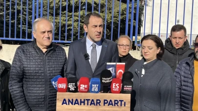 Anahtar Parti’den SGK binası önünde uyarı: “Bir gün bile gecikmenin bedeli ağır olabilir”
