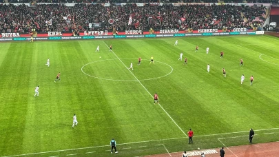 Es-Es, Karşıyaka’yı Ağırlıyor: Kritik 90 Dakika Başladı