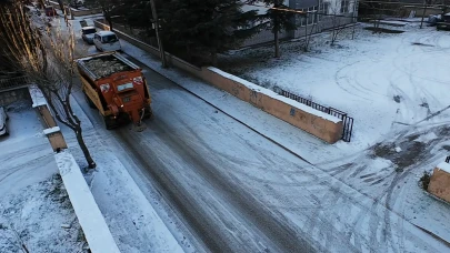 Tepebaşı’nda Buzlanmaya Karşı Yoğun Kış Mesaisi