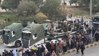 Şam’da Zaferinin Yıl Dönümünde Yeni Ordudan Gövde Gösterisi