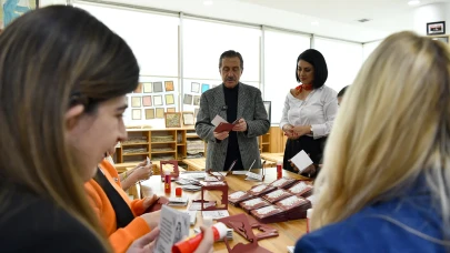 Tepebaşı’nda Atık Kâğıtlar Adalet Temalı Kartlara Dönüştü