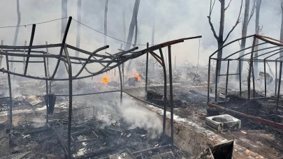 Korkutan yangında onlarca karavan ve bungalov küle döndü