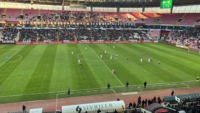 Eskişehirspor – Balıkesirspor Karşılaşması Başladı