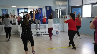 Zumba, Pilates, Yoga: Kadınlar İçin Ücretsiz Eğitimler Sürüyor