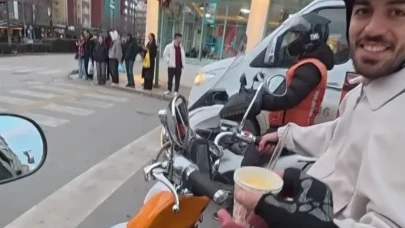 Eskişehir'de Kurye Motosikleti ile Trafikte Vatandaşlara Boza İkram Etti