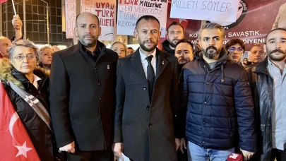 Zafer Partisi açığa alınan polis memuruna destek vermek için EsEs durağında toplamdı