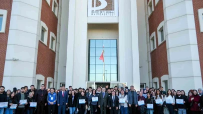 Bilecik'te ÜNİDES Destekli Projelerde Yer Alan Öğrenciler Sertifikalarını Aldı