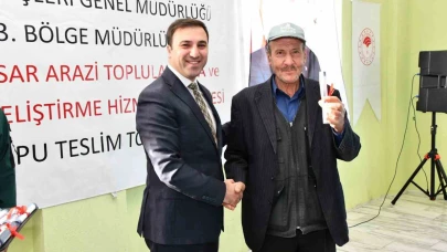 Çavdarhisar’da büyük gün: Arazi toplulaştırma projesinde tapular sahiplerine verildi