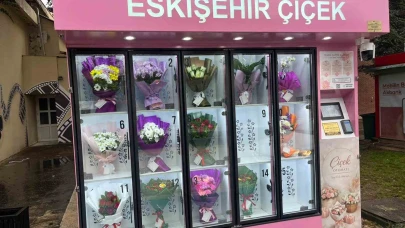 Teknoloji ve Romantizm Buluştu: Çiçek Otomatı Hizmete Girdi