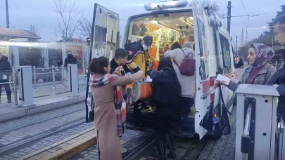 Eskişehir’de Liseliler Arasında Bıçaklı Kavga: 1 Yaralı