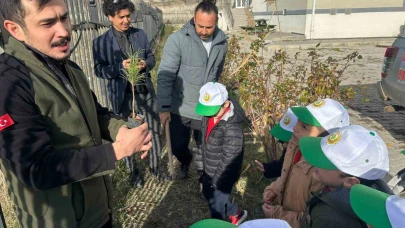 Gediz Orman İşletmesinden Öğrencilere Fidan Dikim Etkinliği