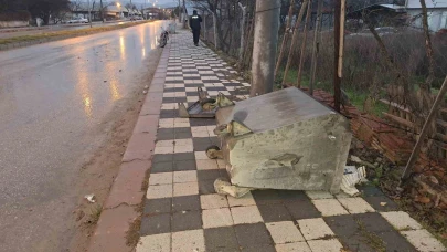 Kütahya Hisarcık’ta Feci Kaza: Motosiklet Çöp Konteynerine Çarptı