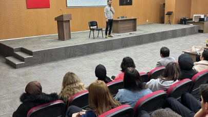 Hisarcık’ta Öğrencilere Sosyal Medya Bağımlılığı Konferansı Düzenlendi