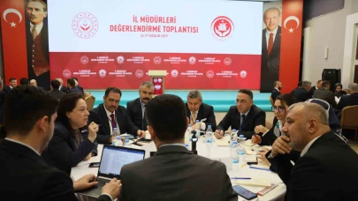 Eskişehir İl Müdürü Bayrak, İl Müdürleri Değerlendirme Toplantısı’na katıldı